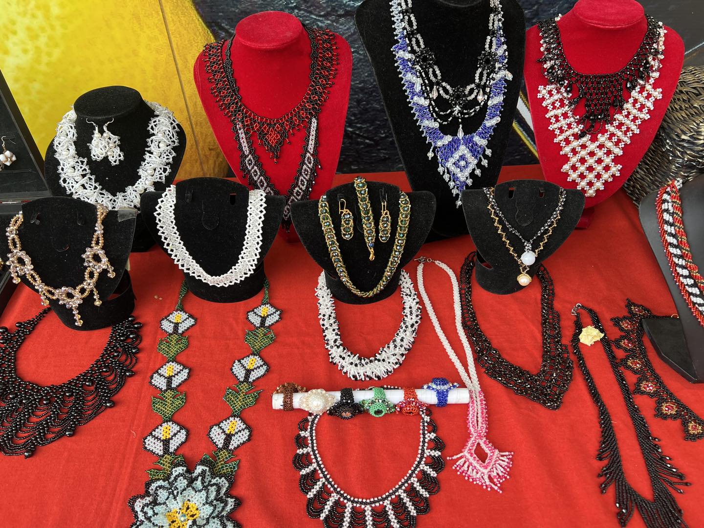 Izložba rukotvorina na Centralnom gradskom trgu